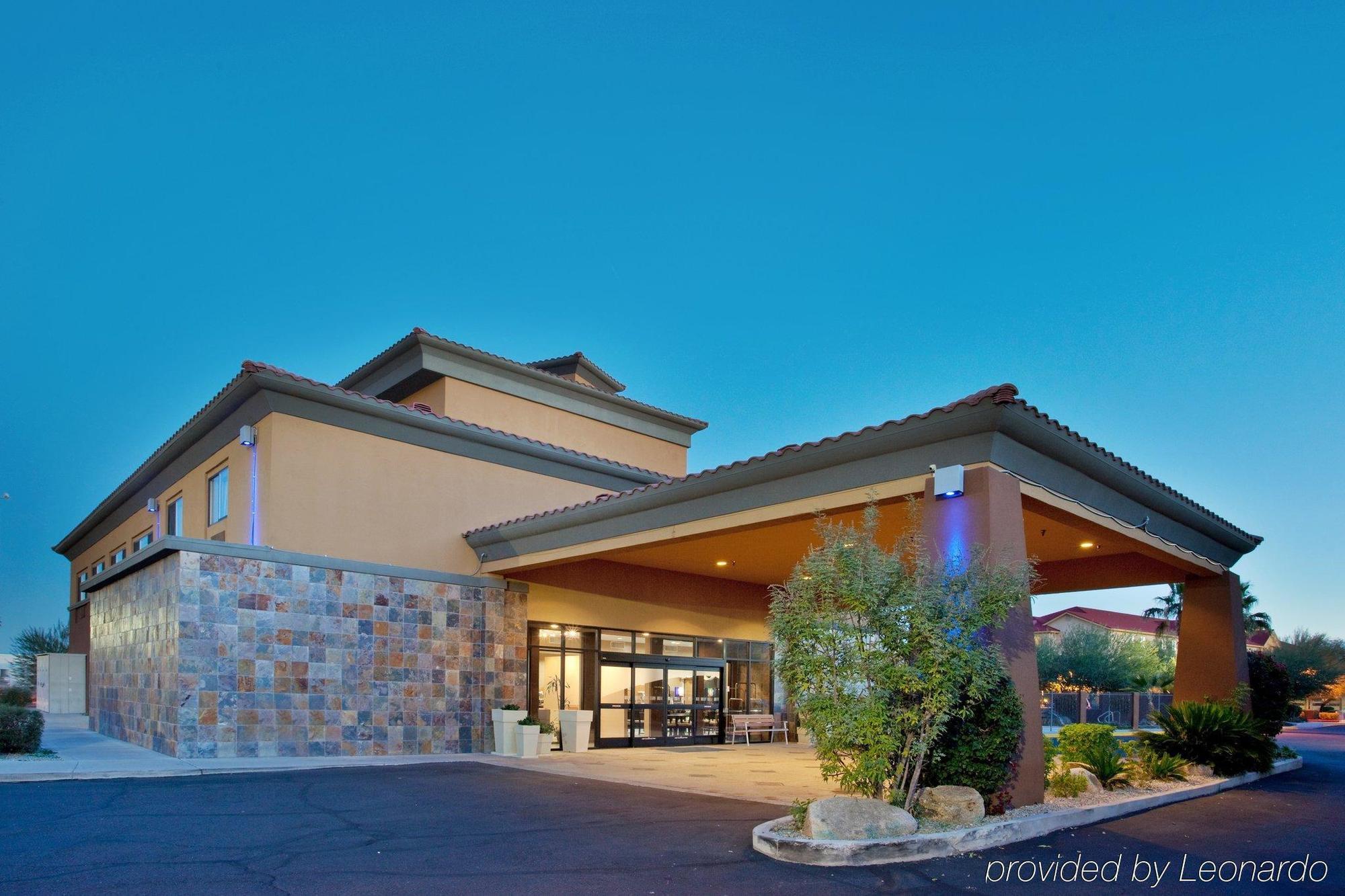 Holiday Inn Express & Suites Phoenix/Chandler Ngoại thất bức ảnh