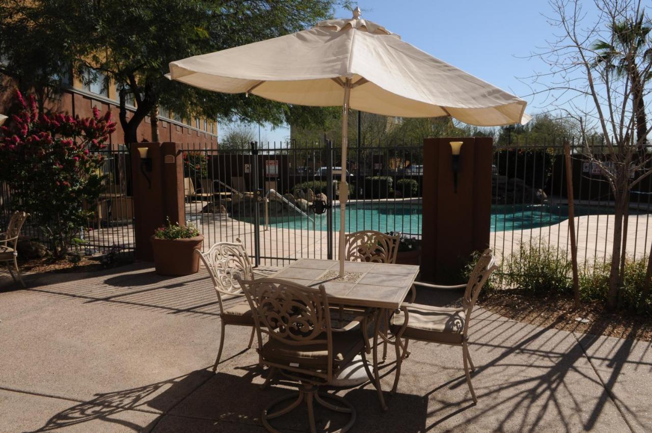 Holiday Inn Express & Suites Phoenix/Chandler Ngoại thất bức ảnh