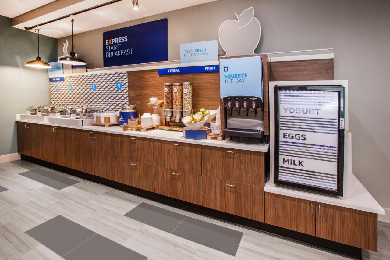 Holiday Inn Express & Suites Phoenix/Chandler Ngoại thất bức ảnh
