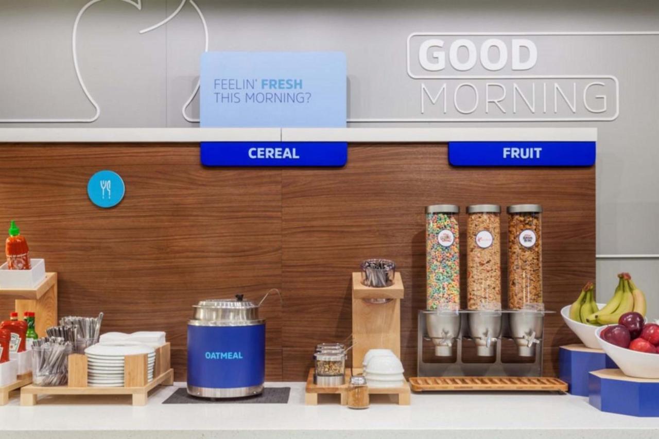 Holiday Inn Express & Suites Phoenix/Chandler Ngoại thất bức ảnh